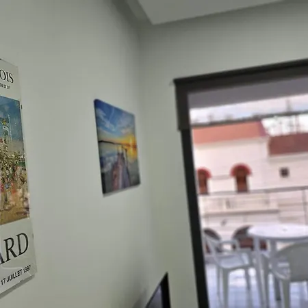 Cypress Apartment *